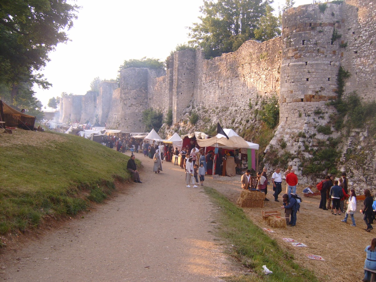 Les abords de la ville fortifiée