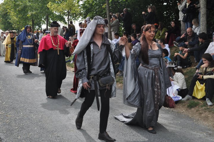 Défilé aux Médiévales de Provins en France