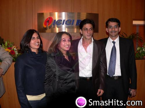 SHAHRUKH A ANTWERPEN POUR ICICI - 005