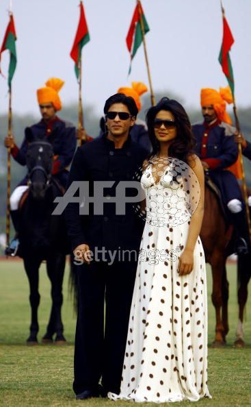 SRK et Priyanka le 2 déc.2007 à New Dehli-Promo Tag Heuer - 002