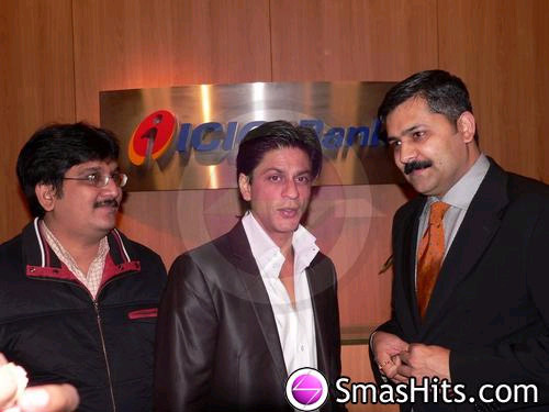 SHAHRUKH A ANTWERPEN POUR ICICI - 003