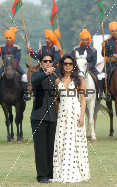 SRK et Priyanka le 2 déc.2007 à New Dehli-Promo Tag Heuer - 004