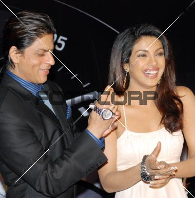 SRK et Priyanka le 2 déc.2007 à New Dehli-Promo Tag Heuer - 005