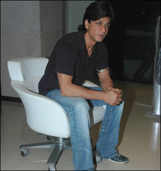 SRK ET SON BUREAU - 003