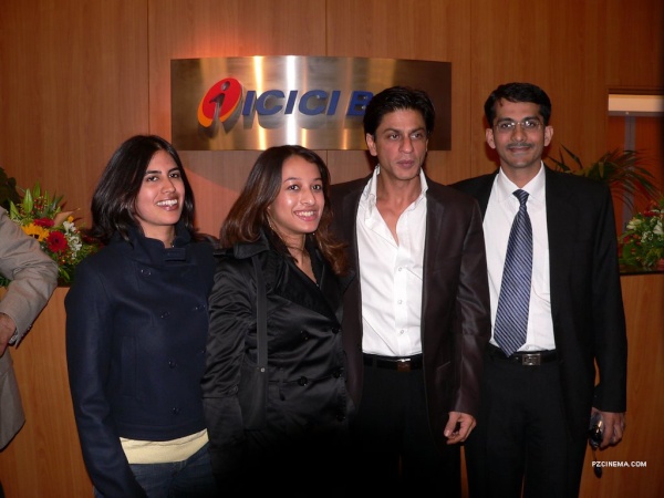 SHAHRUKH A ANTWERPEN POUR ICICI - 004