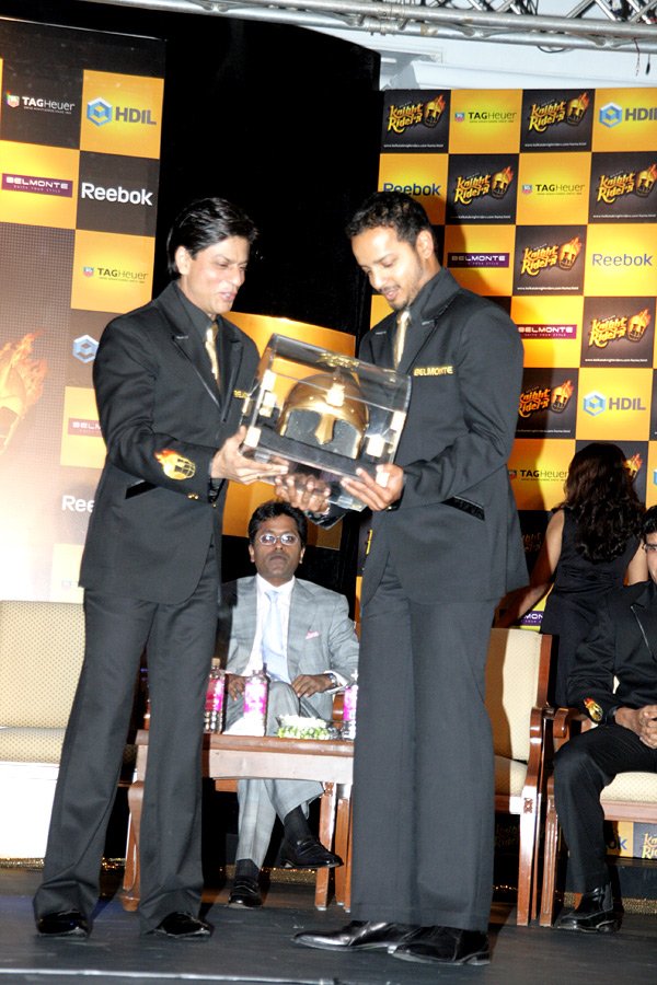 SRK launch "Kolkata  knight riders" - 005