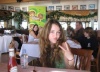 Miley en un restaurant