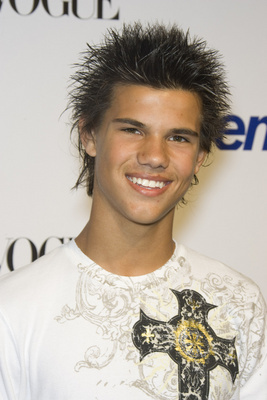 kewl mag taylor lautner 400