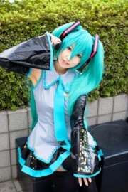 hatsune نجمة الغناء