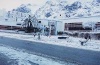 Mairie sous la neige. Admirable architecture édifiée au centre du village vers 1950.