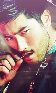 Magnus Bane.