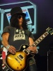 El gran Slash con una preciosa camiseta de KISS.