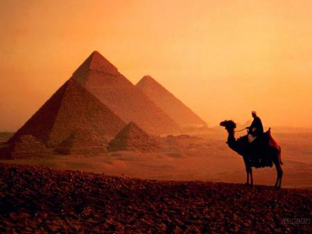 4-pyramids-giza